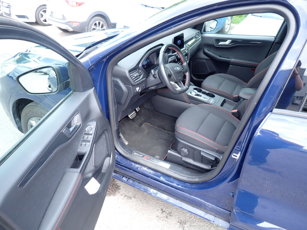 Ford Kuga 2021 Sininen