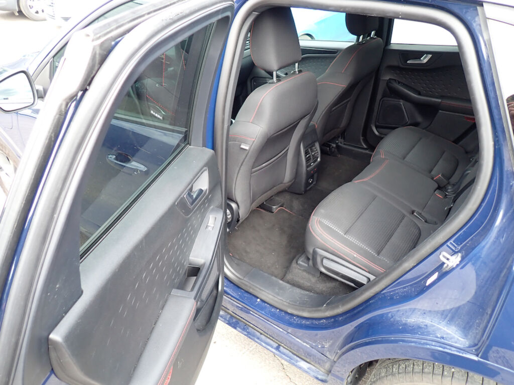 Ford Kuga 2021 Sininen