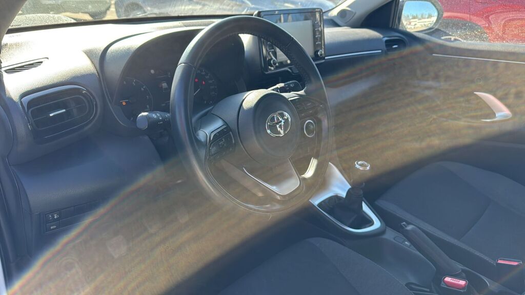 Toyota Yaris 2021 Valkoinen