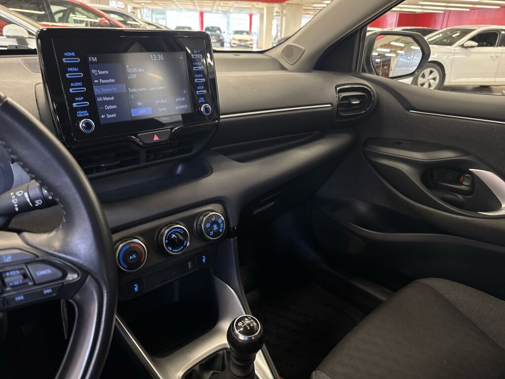 Toyota Yaris 2021 Valkoinen