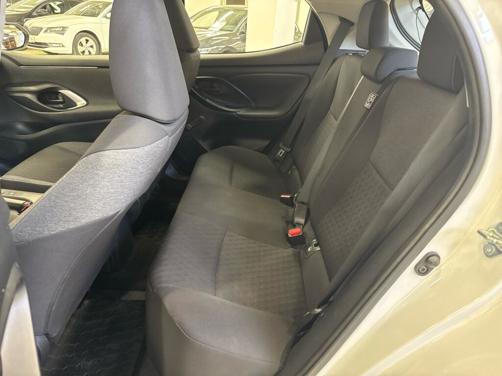 Toyota Yaris 2021 Valkoinen