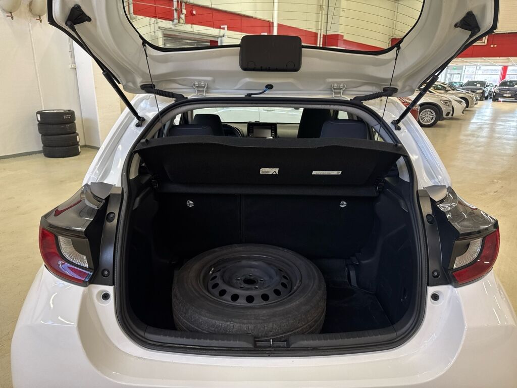 Toyota Yaris 2021 Valkoinen