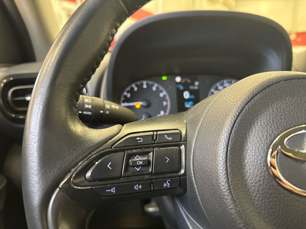 Toyota Yaris 2021 Valkoinen