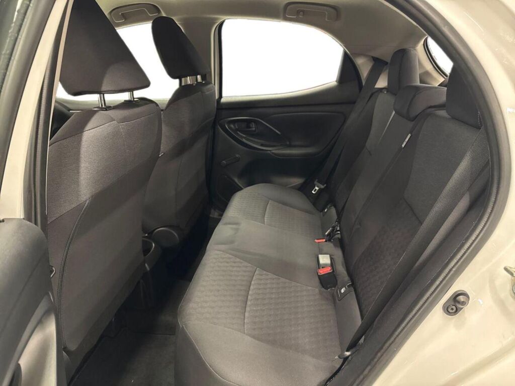 Toyota Yaris 2021 Valkoinen
