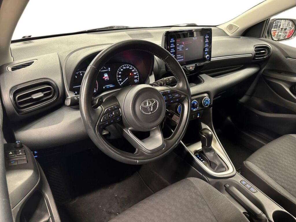 Toyota Yaris 2021 Valkoinen