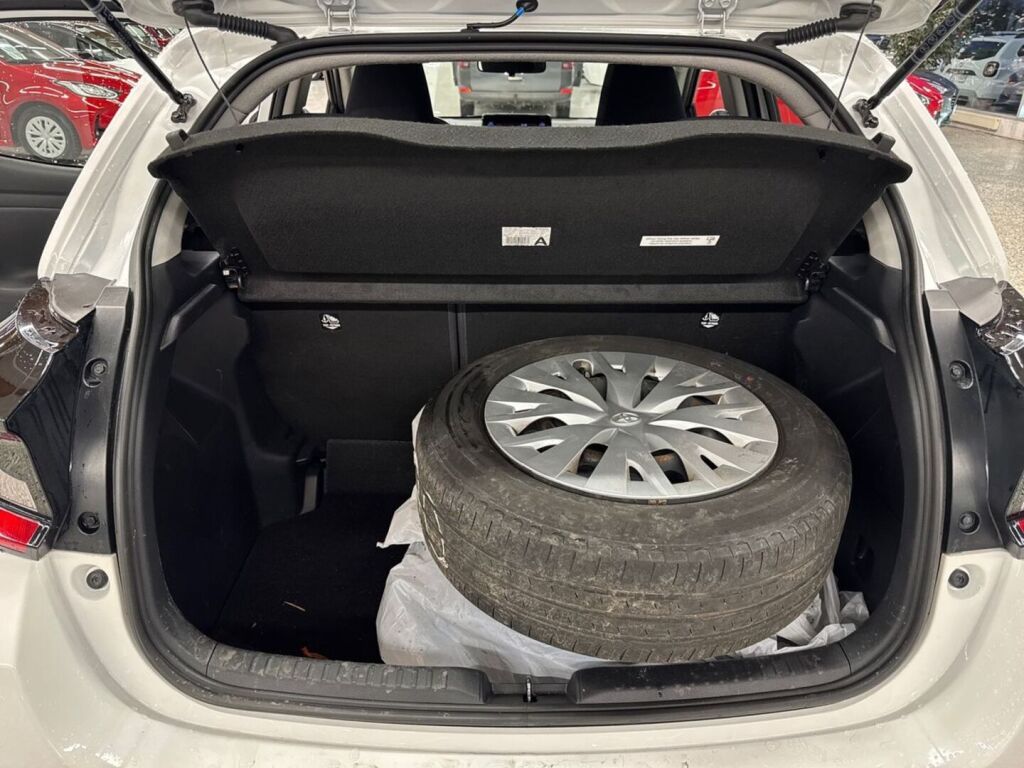 Toyota Yaris 2021 Valkoinen