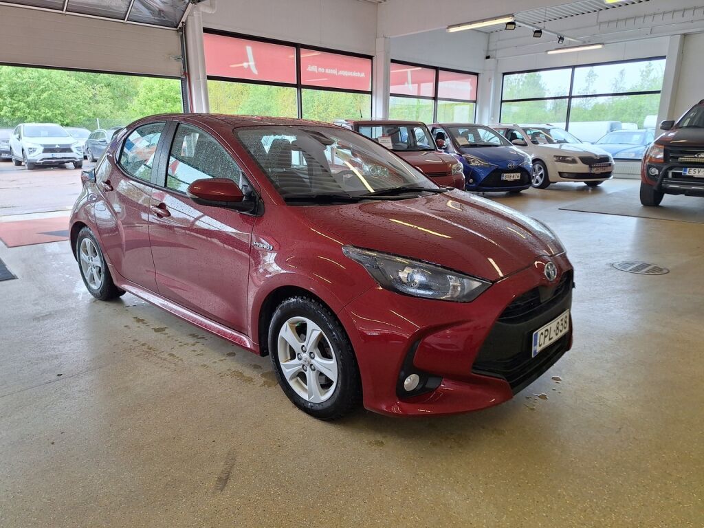 Toyota Yaris 2021 Punainen
