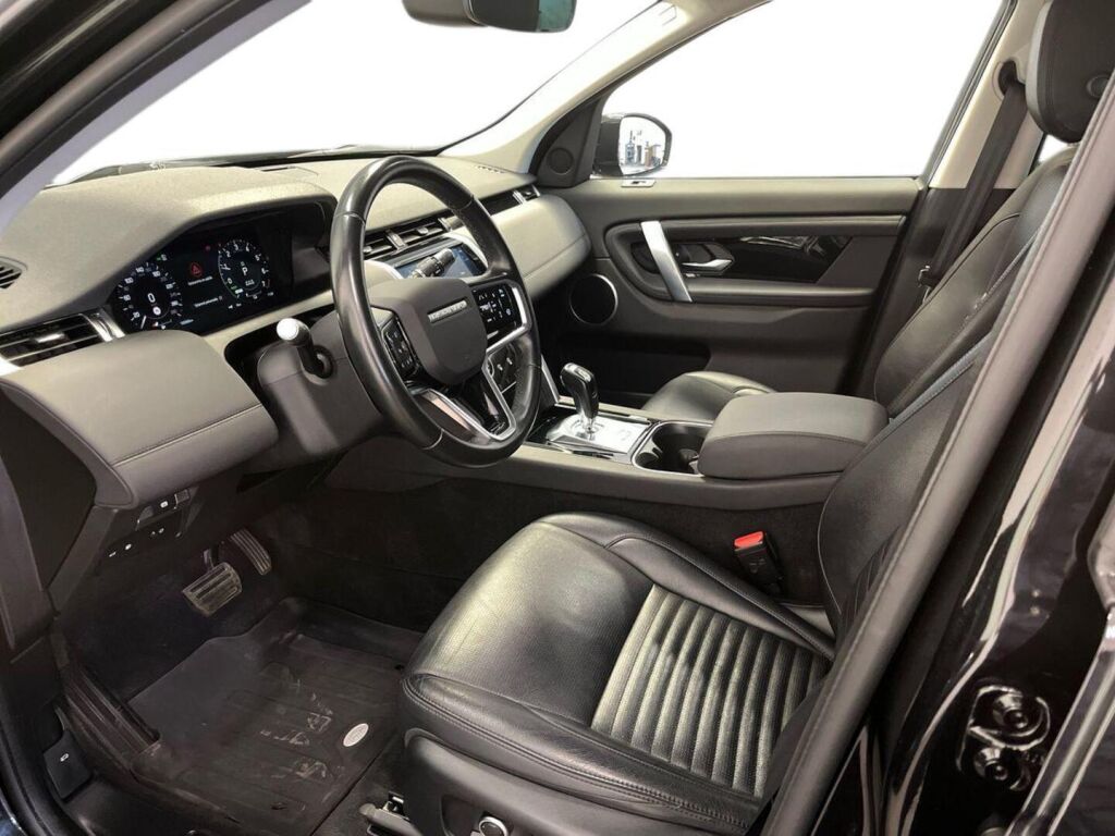 Land Rover Discovery Sport 2022 Musta