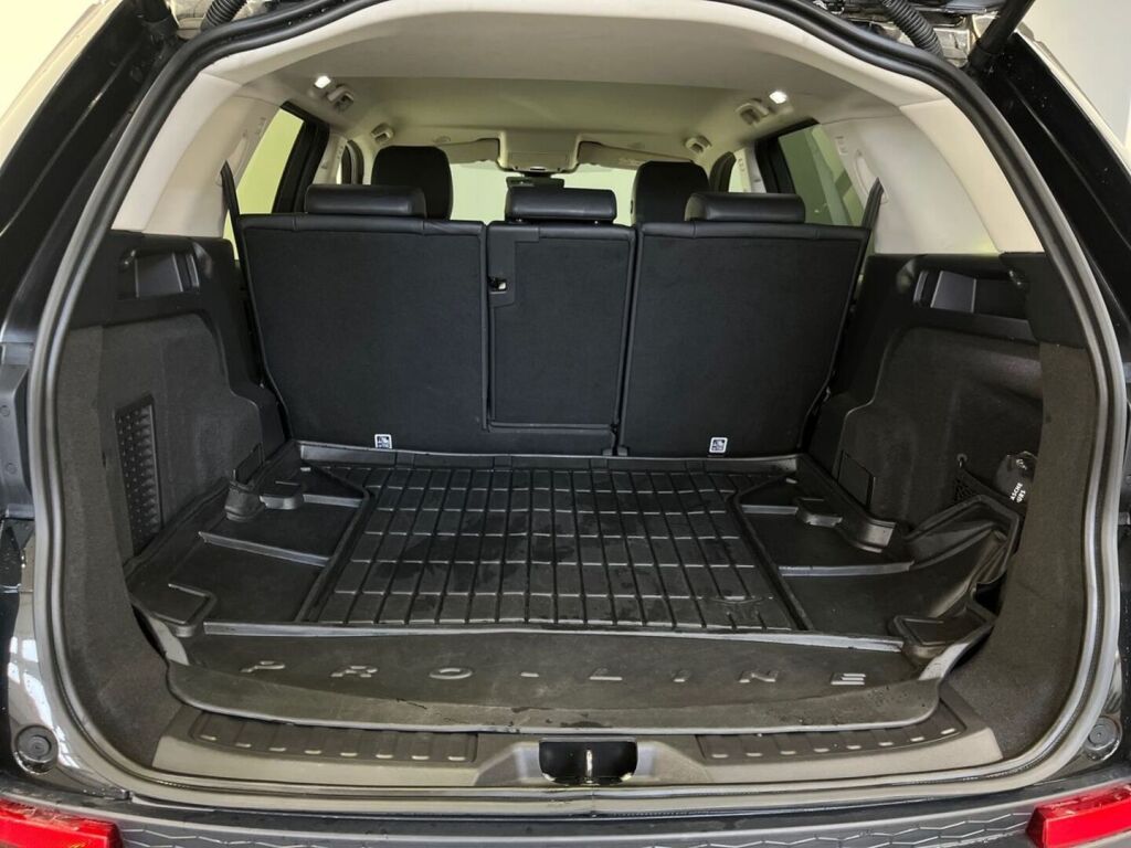 Land Rover Discovery Sport 2022 Musta