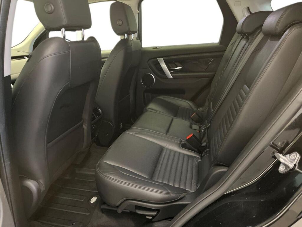 Land Rover Discovery Sport 2022 Musta