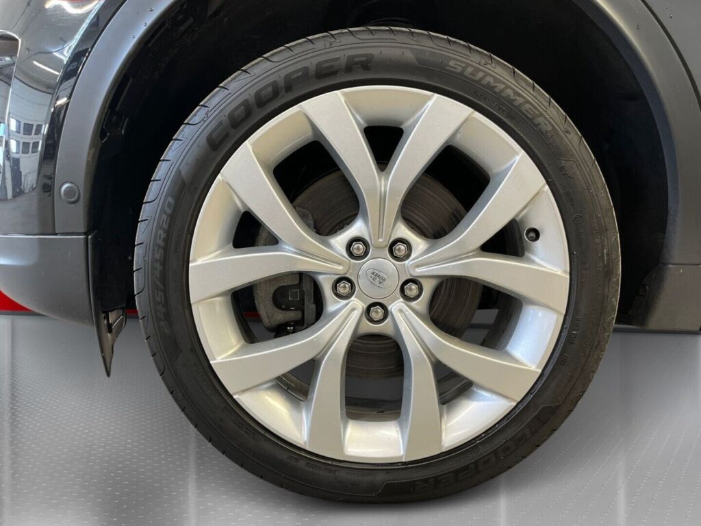 Land Rover Discovery Sport 2022 Musta