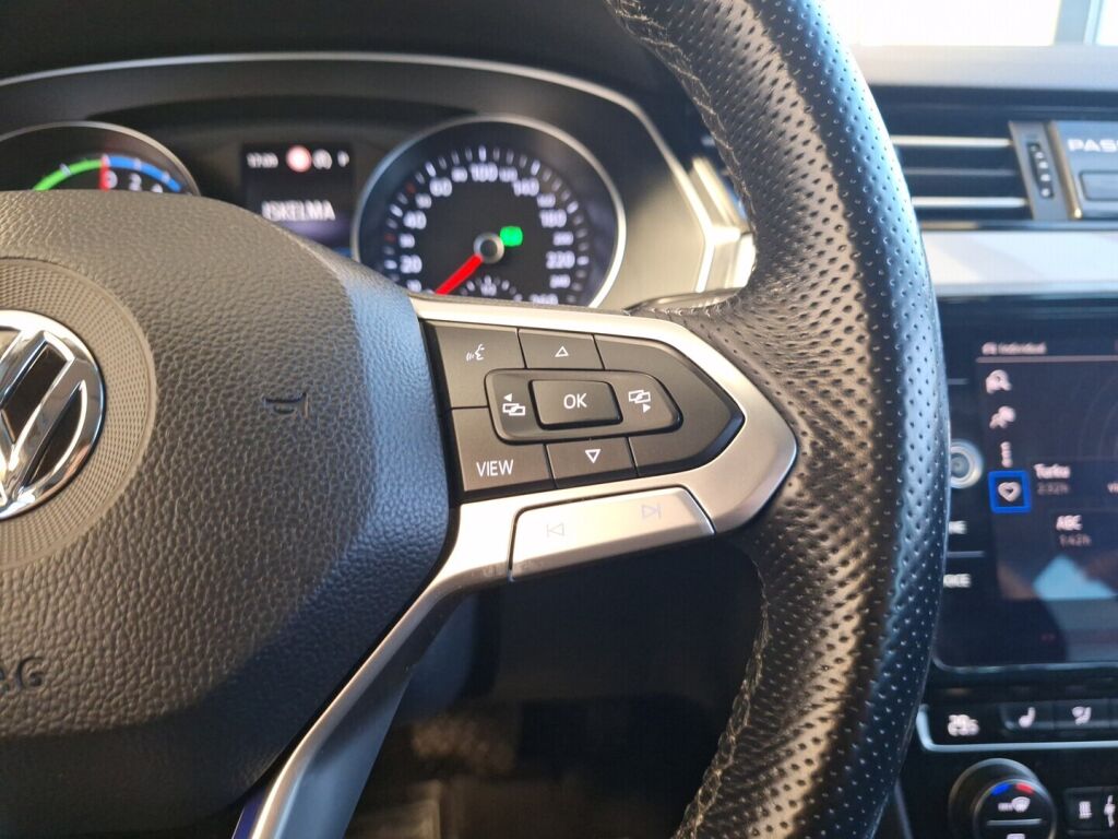 Volkswagen Passat 2020 Valkoinen