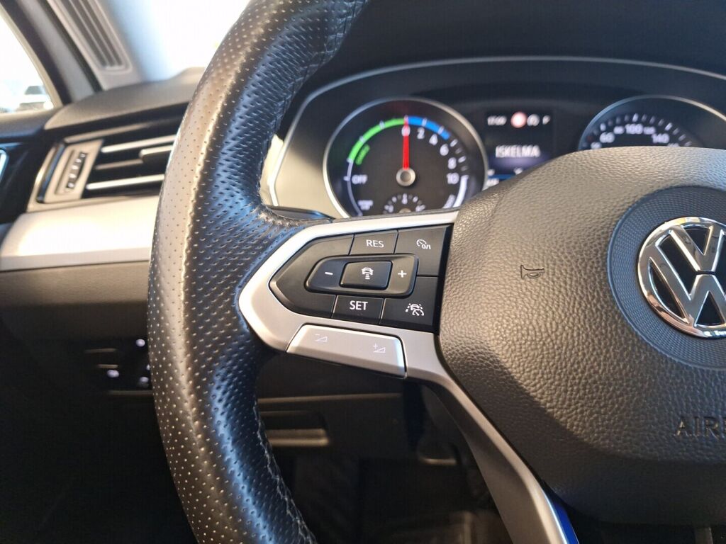 Volkswagen Passat 2020 Valkoinen