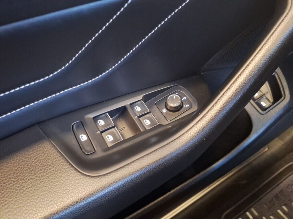 Volkswagen Passat 2020 Valkoinen