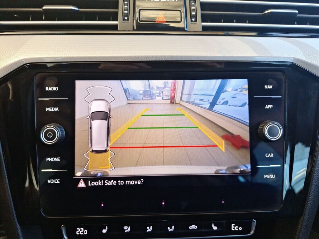 Volkswagen Passat 2020 Valkoinen