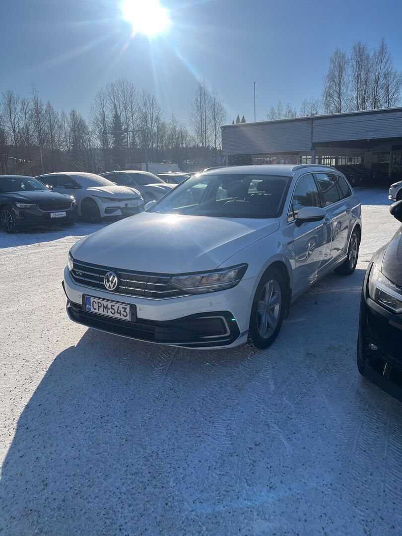 Volkswagen Passat 2020 Valkoinen