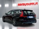 Volvo V60 2021 Musta