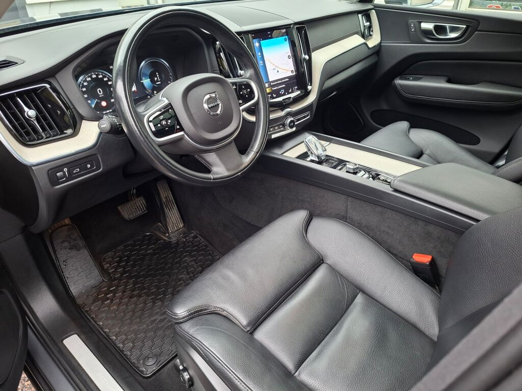 Volvo XC60 2021 Harmaa
