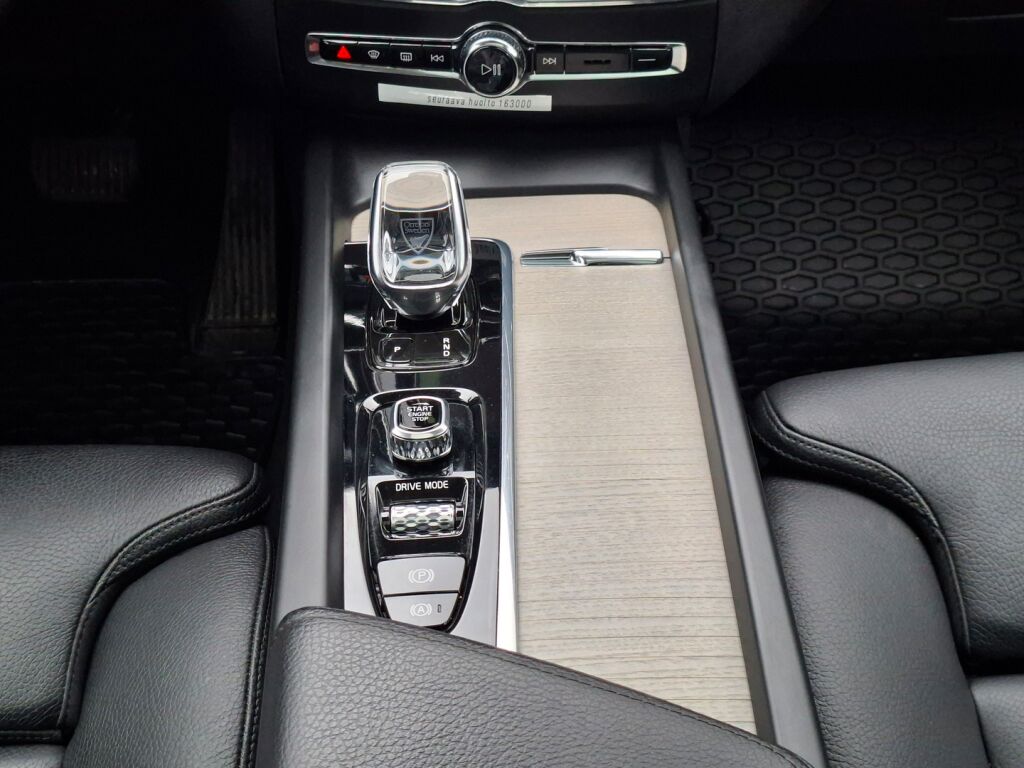 Volvo XC60 2021 Harmaa