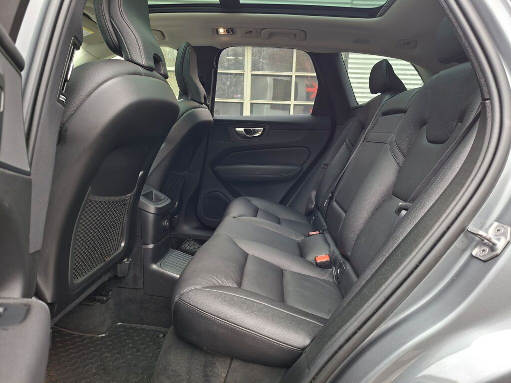 Volvo XC60 2021 Harmaa