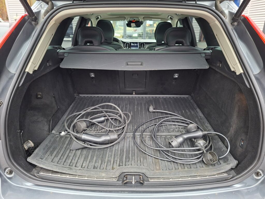 Volvo XC60 2021 Harmaa
