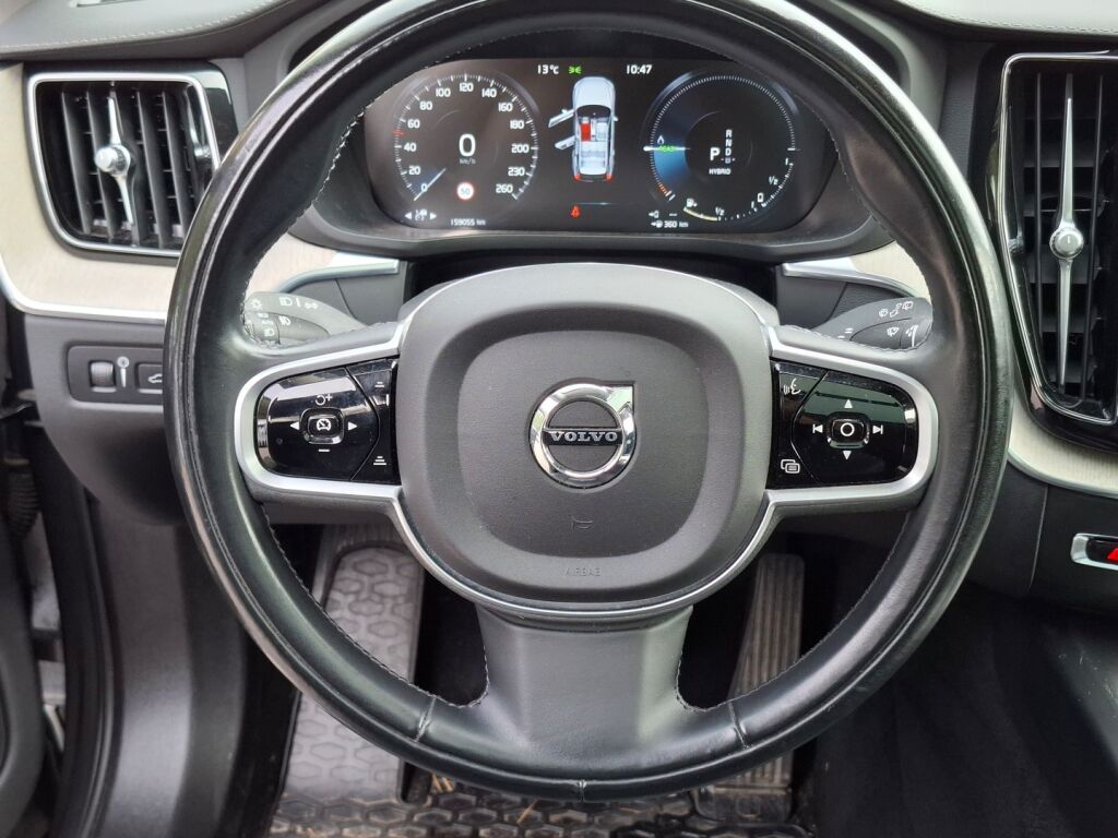 Volvo XC60 2021 Harmaa