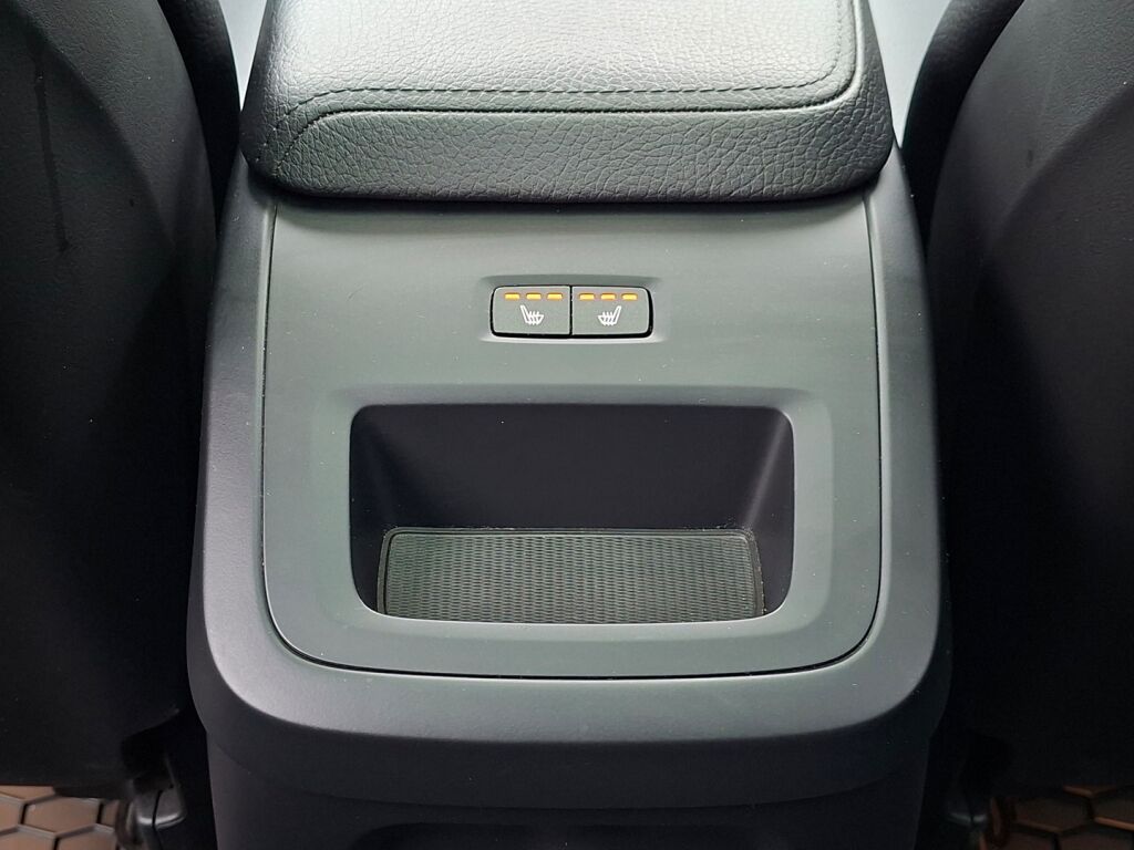 Volvo XC60 2021 Harmaa