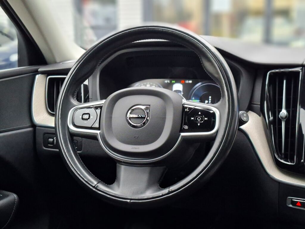 Volvo XC60 2021 Harmaa