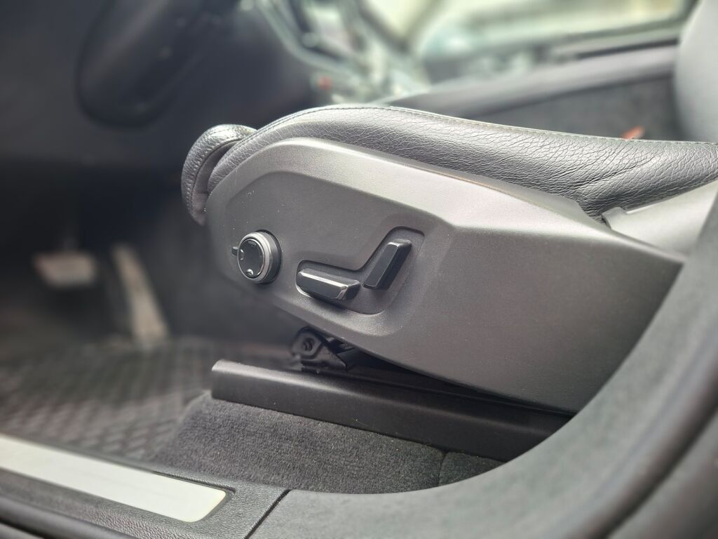 Volvo XC60 2021 Harmaa