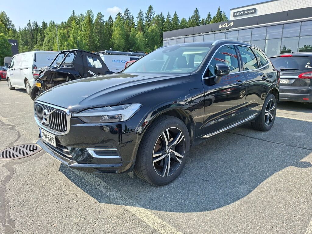 Volvo XC60 2021 Musta
