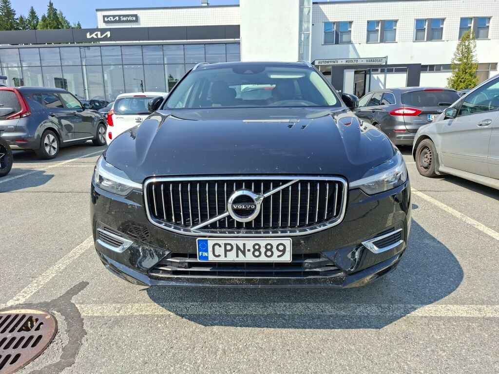 Volvo XC60 2021 Musta