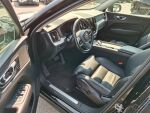 Volvo XC60 2021 Musta