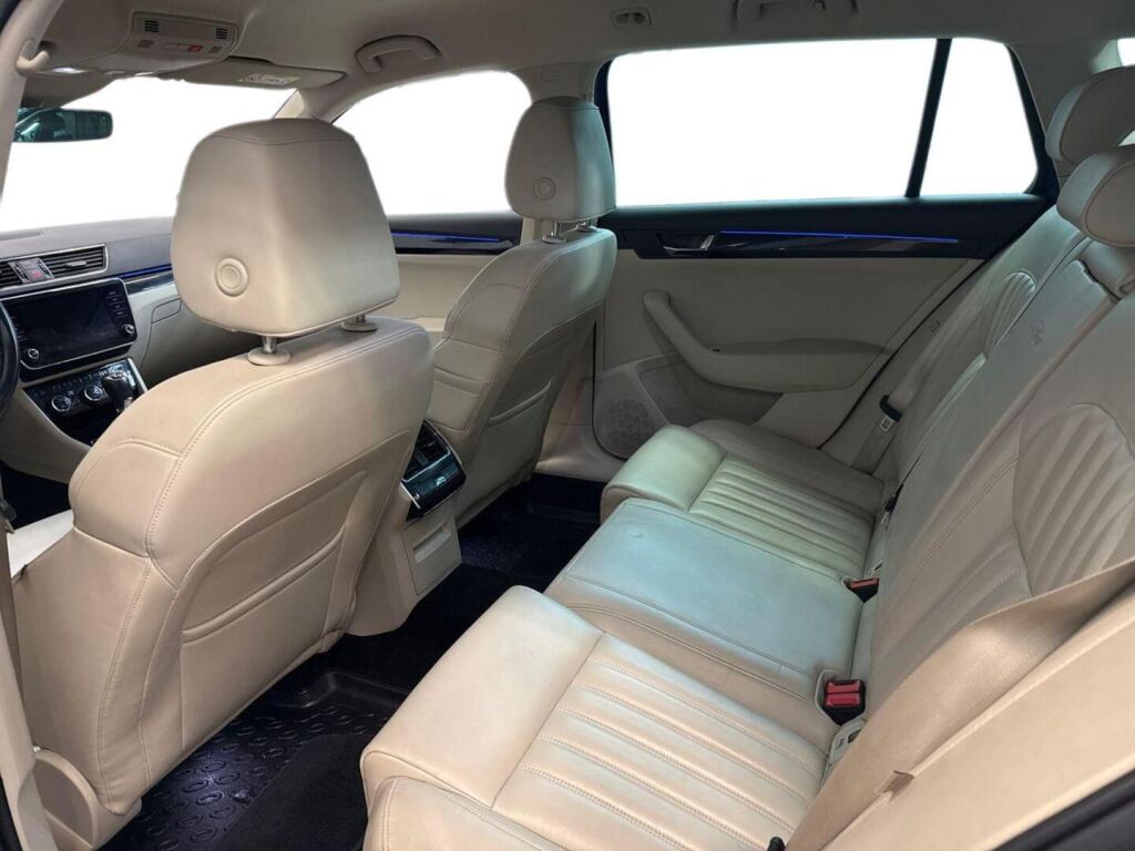 Skoda Superb 2018 Sininen