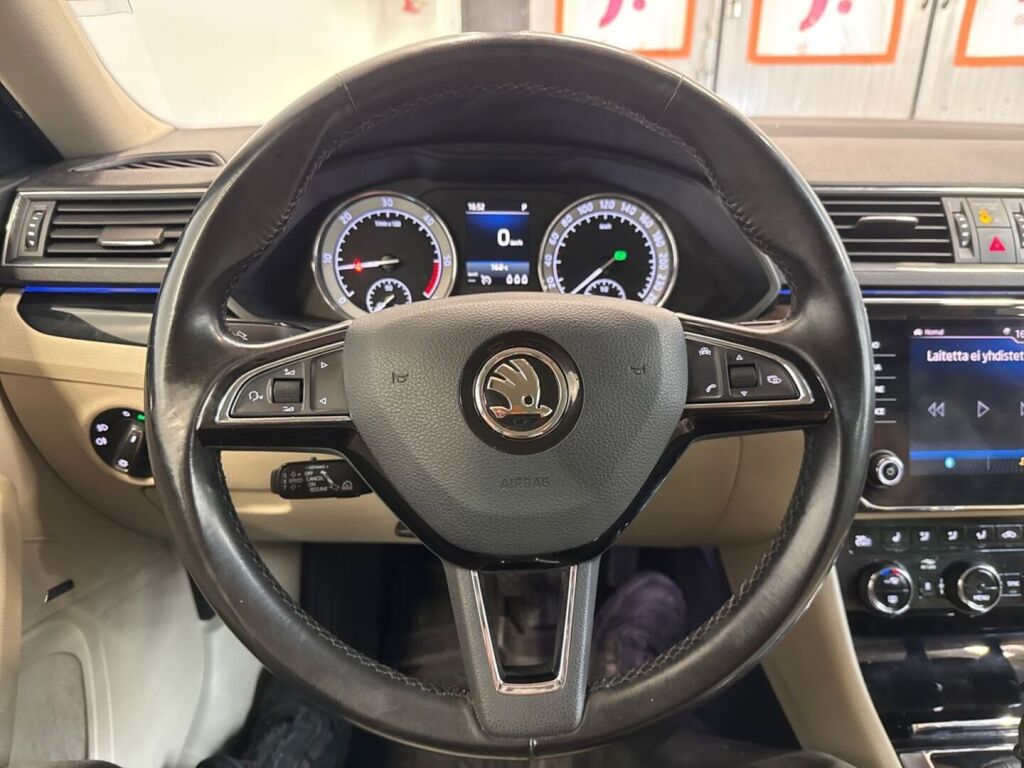 Skoda Superb 2018 Sininen