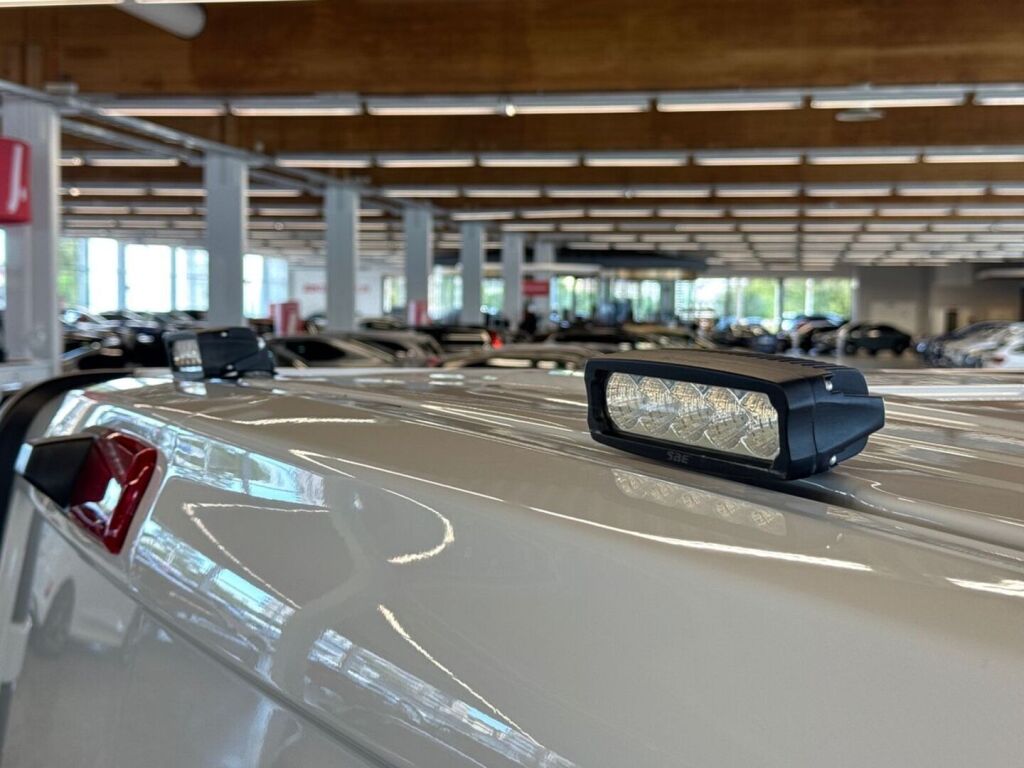 Renault Trafic 2021 Valkoinen