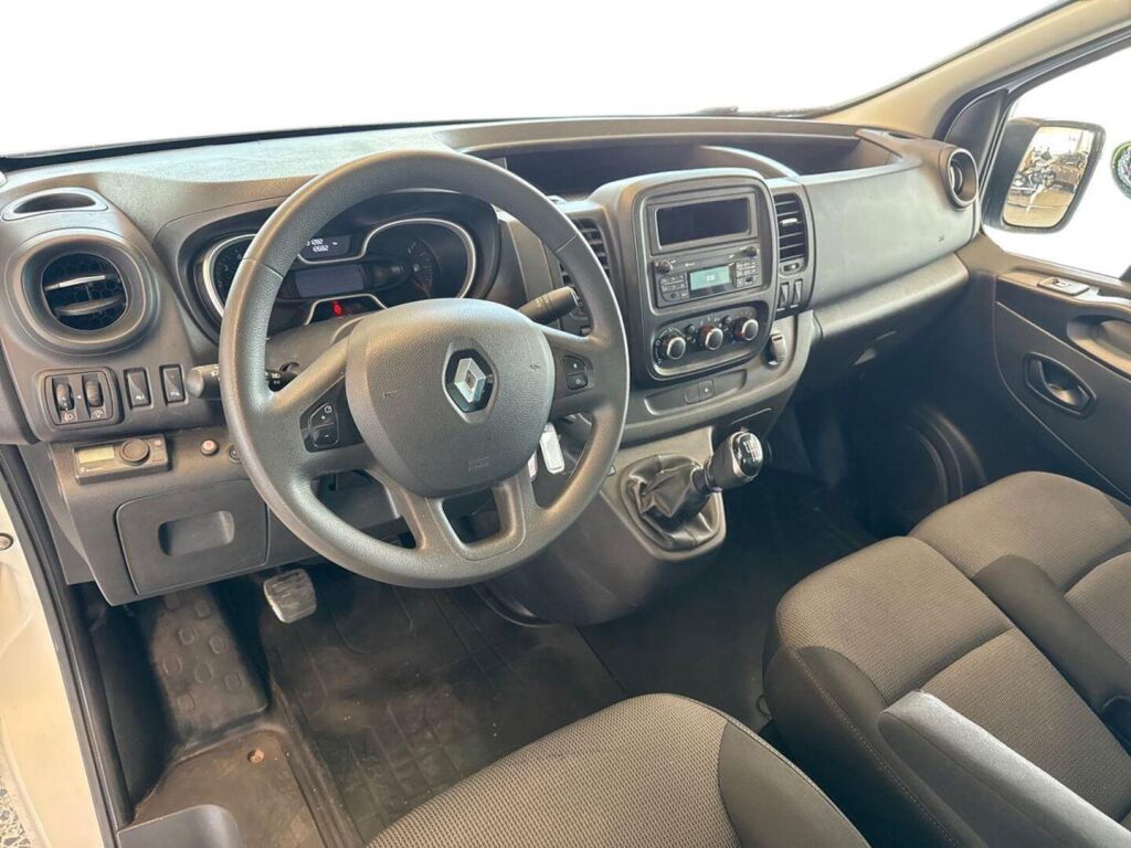 Renault Trafic 2021 Valkoinen