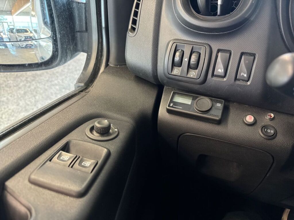 Renault Trafic 2021 Valkoinen