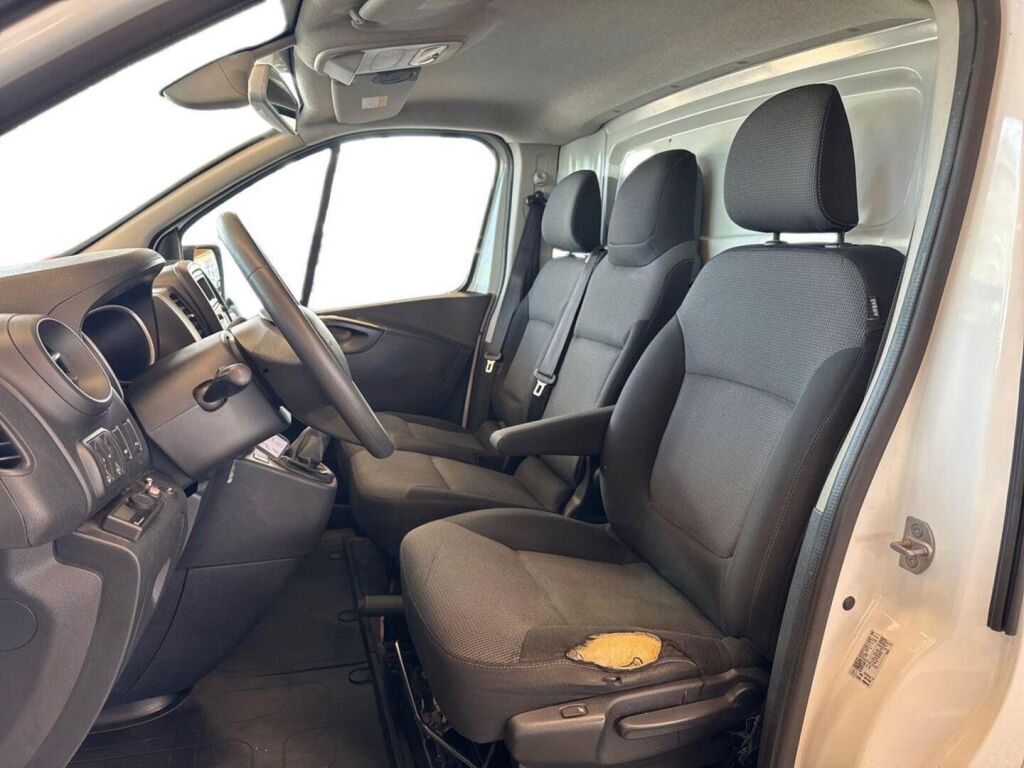 Renault Trafic 2021 Valkoinen