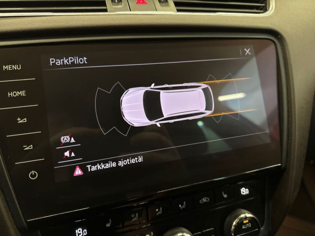 Skoda Octavia 2018 Valkoinen