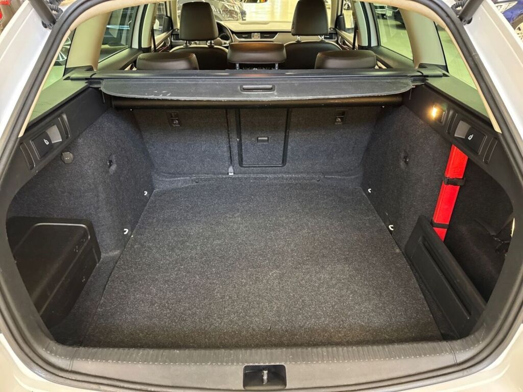 Skoda Octavia 2018 Valkoinen