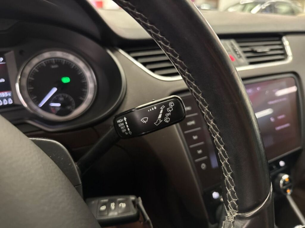 Skoda Octavia 2018 Valkoinen