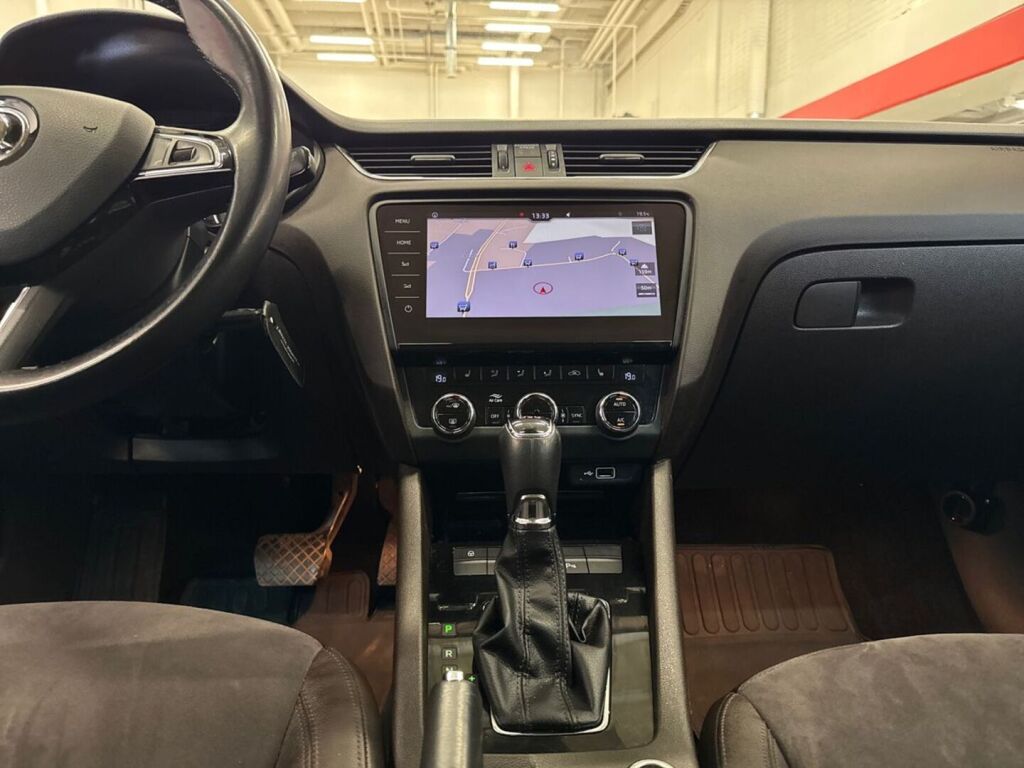 Skoda Octavia 2018 Valkoinen