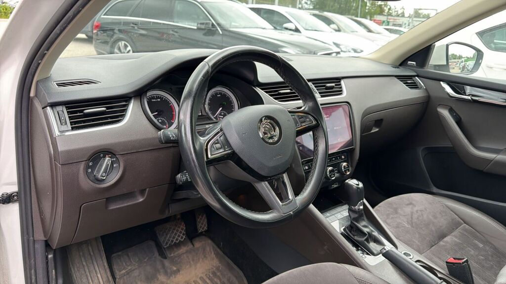 Skoda Octavia 2018 Valkoinen