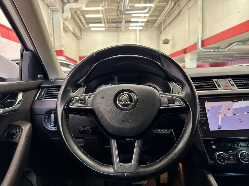 Skoda Octavia 2018 Valkoinen