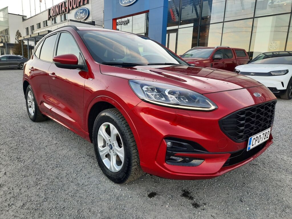 Ford Kuga 2021 Punainen