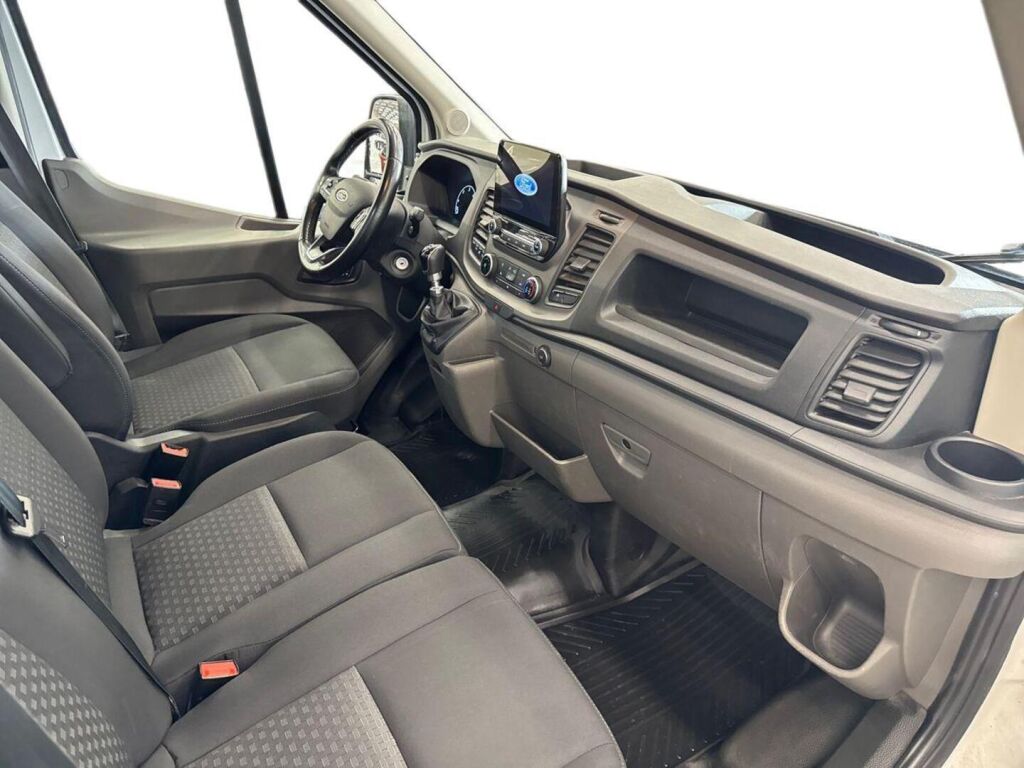 Ford Transit 2021 Valkoinen