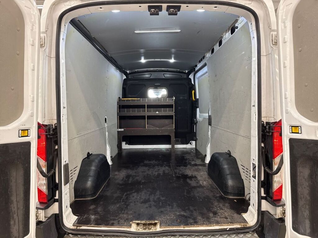 Ford Transit 2021 Valkoinen