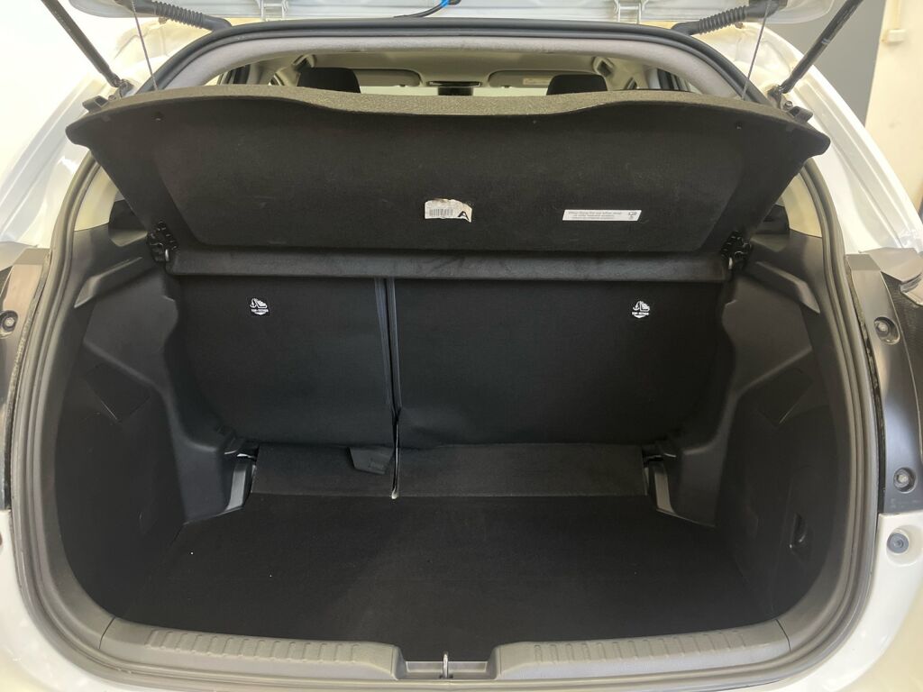 Toyota Yaris 2021 Valkoinen