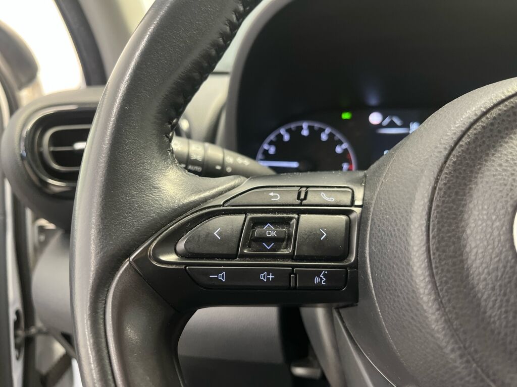 Toyota Yaris 2021 Valkoinen