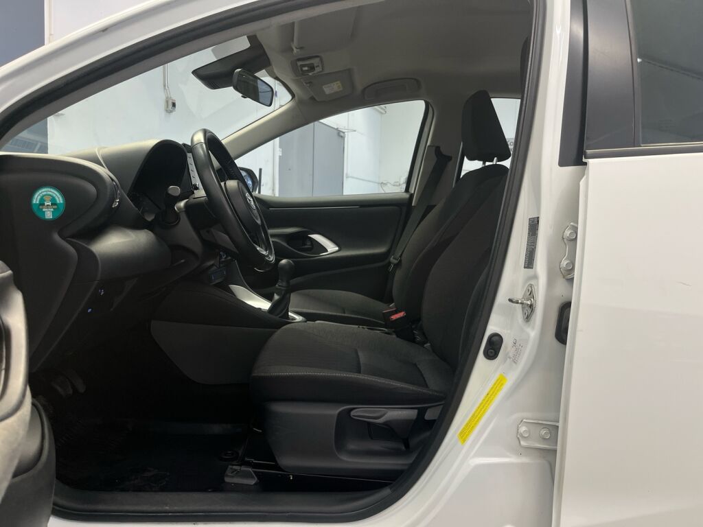 Toyota Yaris 2021 Valkoinen